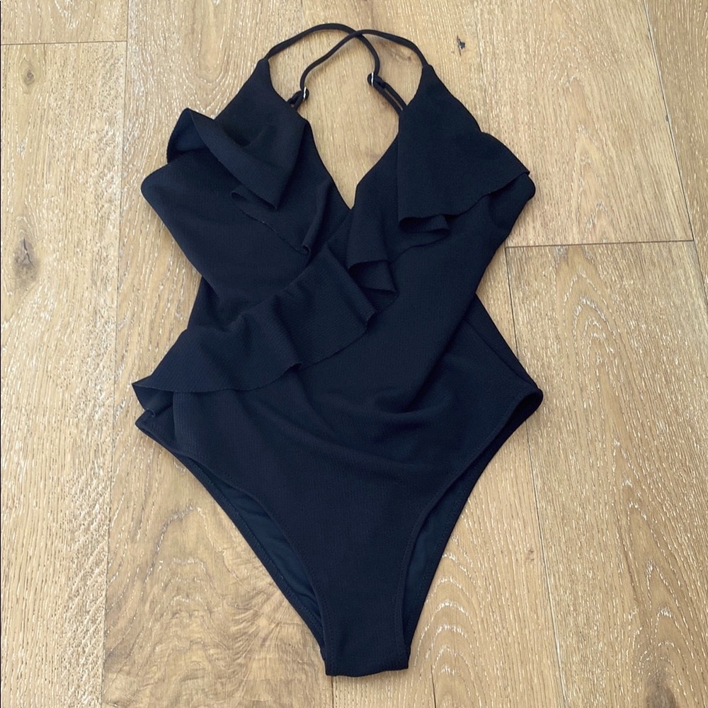 CUPSHE (L) Black Ruffled Plunge One-Piece Swim (new w/out tags)